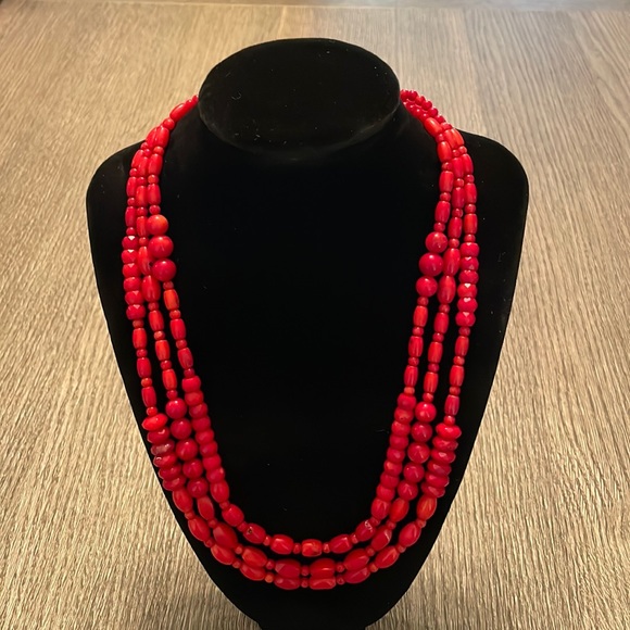 Red necklace - Picture 1 of 7
